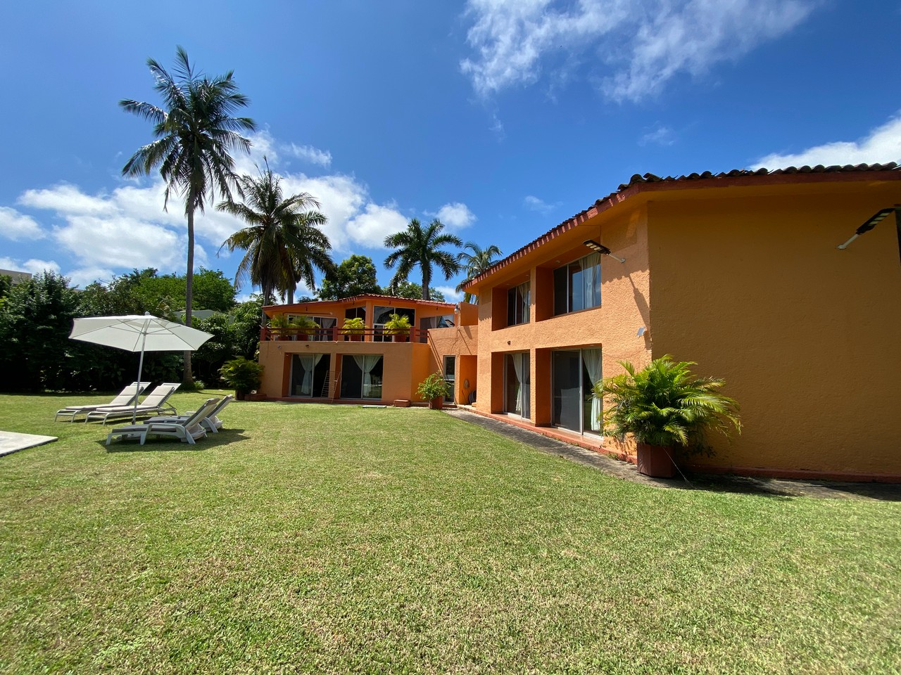 Home in Club de Golf